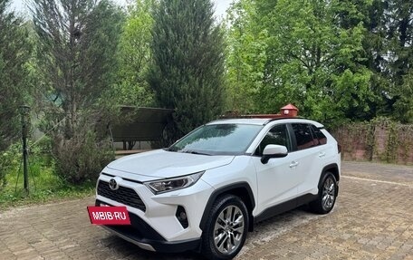 Toyota RAV4, 2022 год, 4 350 000 рублей, 4 фотография