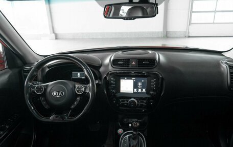 KIA Soul II рестайлинг, 2017 год, 1 595 000 рублей, 10 фотография