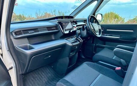 Honda Stepwgn IV, 2021 год, 2 050 000 рублей, 14 фотография