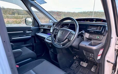Honda Stepwgn IV, 2021 год, 2 050 000 рублей, 16 фотография