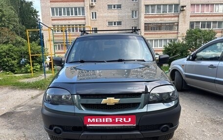 Chevrolet Niva I рестайлинг, 2018 год, 950 000 рублей, 2 фотография