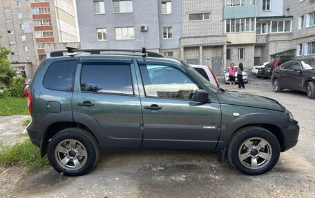 Chevrolet Niva I рестайлинг, 2018 год, 950 000 рублей, 4 фотография