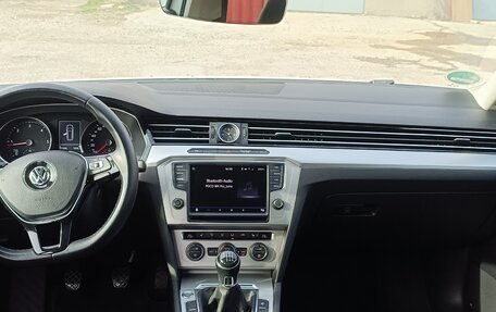 Volkswagen Passat B8 рестайлинг, 2017 год, 1 600 000 рублей, 11 фотография