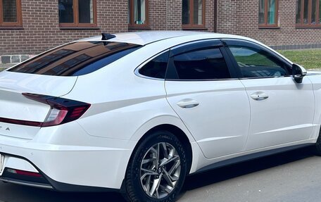 Hyundai Sonata VIII, 2021 год, 2 300 000 рублей, 3 фотография