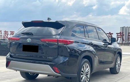 Toyota Highlander, 2022 год, 3 980 000 рублей, 6 фотография