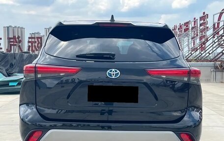 Toyota Highlander, 2022 год, 3 980 000 рублей, 5 фотография