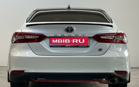 Toyota Camry, 2021 год, 3 200 000 рублей, 7 фотография