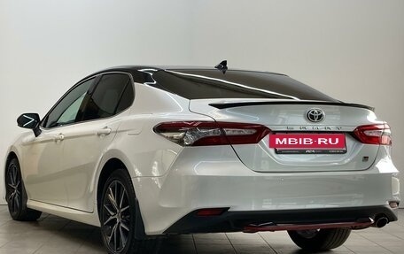 Toyota Camry, 2021 год, 3 200 000 рублей, 8 фотография