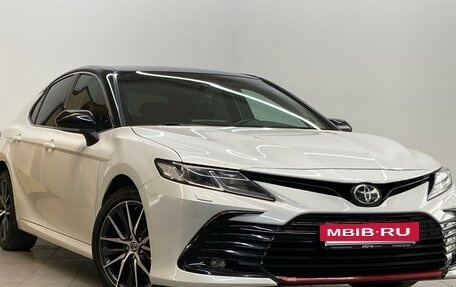 Toyota Camry, 2021 год, 3 200 000 рублей, 4 фотография