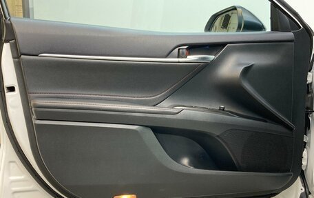 Toyota Camry, 2021 год, 3 200 000 рублей, 14 фотография