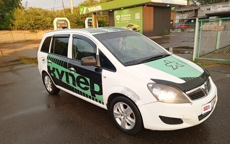 Opel Zafira B, 2010 год, 3 фотография