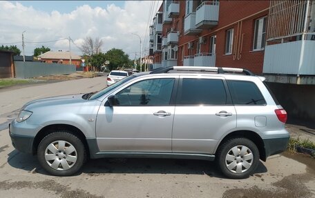 Mitsubishi Outlander III рестайлинг 3, 2007 год, 750 000 рублей, 2 фотография