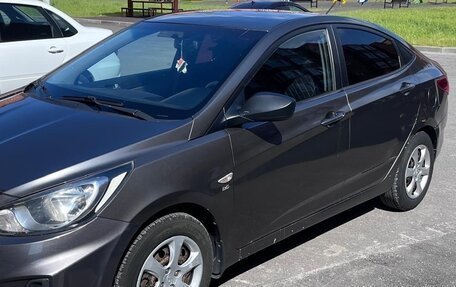 Hyundai Solaris II рестайлинг, 2011 год, 460 000 рублей, 5 фотография