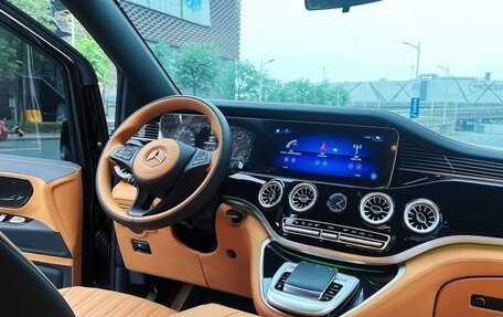 Mercedes-Benz Vito, 2023 год, 3 970 000 рублей, 14 фотография