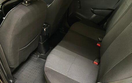 Hyundai Solaris II рестайлинг, 2011 год, 749 999 рублей, 13 фотография