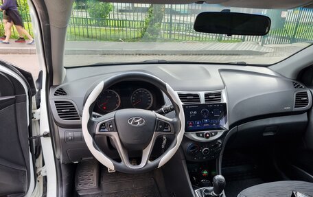 Hyundai Solaris II рестайлинг, 2016 год, 930 000 рублей, 3 фотография