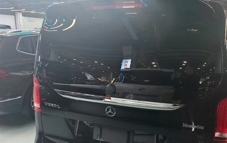 Mercedes-Benz V-Класс, 2022 год, 5 250 000 рублей, 6 фотография