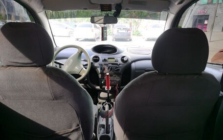Toyota Yaris I рестайлинг, 2001 год, 330 000 рублей, 10 фотография