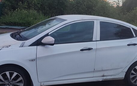 Hyundai Solaris II рестайлинг, 2015 год, 570 000 рублей, 3 фотография