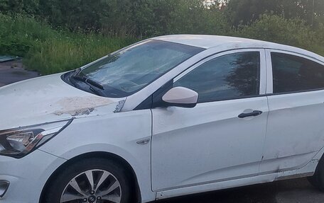 Hyundai Solaris II рестайлинг, 2015 год, 570 000 рублей, 2 фотография
