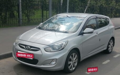 Hyundai Solaris II рестайлинг, 2012 год, 829 000 рублей, 2 фотография