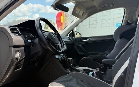 Volkswagen Tiguan II, 2019 год, 2 399 000 рублей, 12 фотография