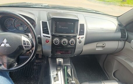 Mitsubishi Pajero Sport II рестайлинг, 2014 год, 2 470 000 рублей, 11 фотография