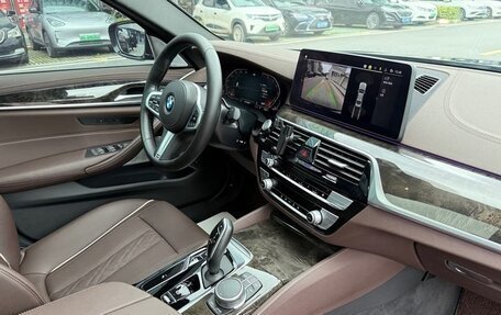 BMW 5 серия, 2021 год, 4 098 000 рублей, 15 фотография