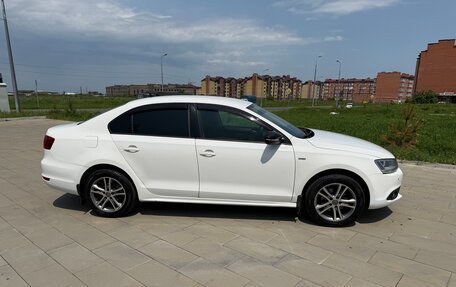 Volkswagen Jetta VI, 2013 год, 900 000 рублей, 2 фотография