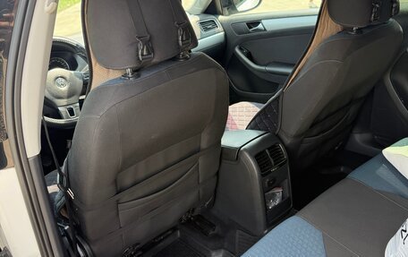 Volkswagen Jetta VI, 2013 год, 900 000 рублей, 5 фотография