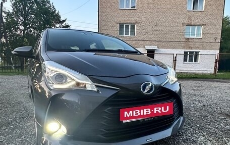Toyota Vitz, 2018 год, 1 500 000 рублей, 2 фотография