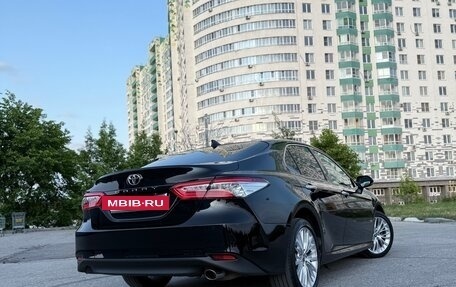 Toyota Camry, 2020 год, 3 190 000 рублей, 8 фотография