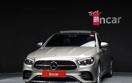 Mercedes-Benz E-Класс, 2022 год, 4 900 000 рублей, 3 фотография
