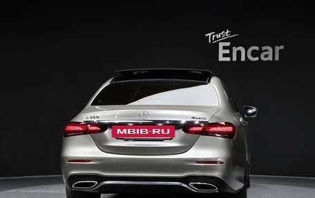 Mercedes-Benz E-Класс, 2022 год, 4 900 000 рублей, 4 фотография