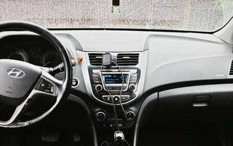 Hyundai Solaris II рестайлинг, 2015 год, 985 000 рублей, 9 фотография