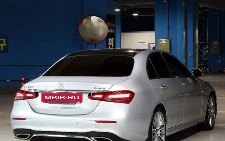 Mercedes-Benz E-Класс, 2022 год, 4 630 000 рублей, 2 фотография