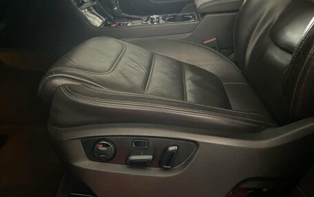 Volkswagen Touareg III, 2012 год, 1 550 000 рублей, 17 фотография