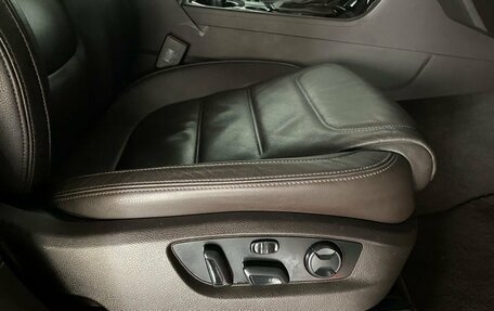 Volkswagen Touareg III, 2012 год, 1 550 000 рублей, 18 фотография