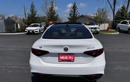 Alfa Romeo Giulia II, 2022 год, 4 268 112 рублей, 5 фотография