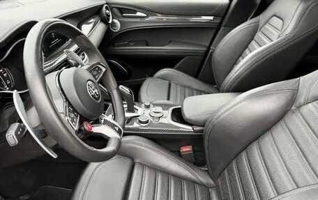Alfa Romeo Stelvio, 2022 год, 6 265 998 рублей, 10 фотография