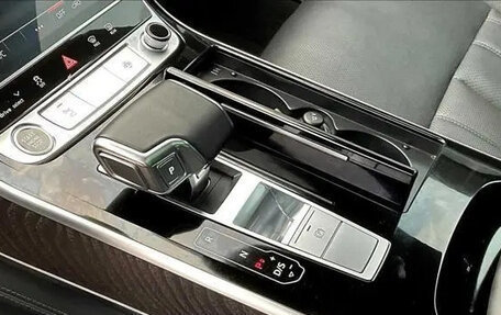 Audi A8, 2022 год, 6 530 018 рублей, 14 фотография