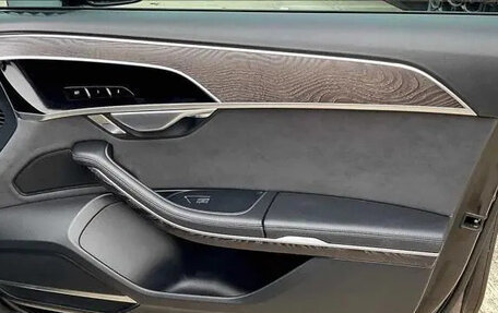 Audi A8, 2022 год, 6 530 018 рублей, 28 фотография