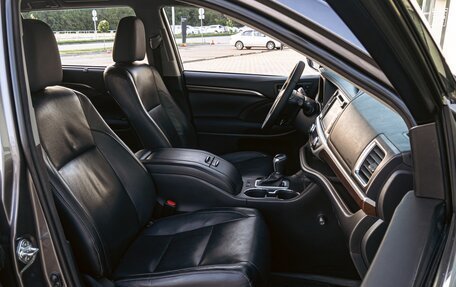 Toyota Highlander III, 2013 год, 2 495 000 рублей, 19 фотография