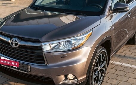 Toyota Highlander III, 2013 год, 2 495 000 рублей, 7 фотография