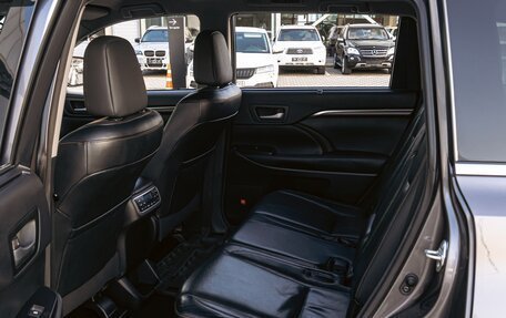 Toyota Highlander III, 2013 год, 2 495 000 рублей, 20 фотография
