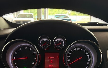 Opel Astra J, 2013 год, 1 150 000 рублей, 19 фотография