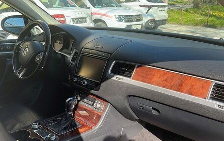 Volkswagen Touareg III, 2017 год, 3 650 000 рублей, 2 фотография