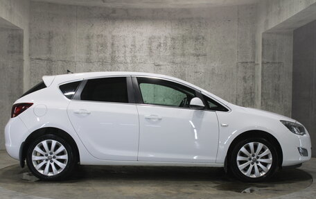 Opel Astra J, 2011 год, 649 000 рублей, 9 фотография