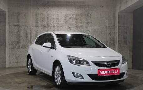 Opel Astra J, 2011 год, 649 000 рублей, 3 фотография