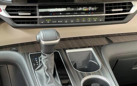 Toyota Sienna, 2023 год, 4 500 000 рублей, 17 фотография